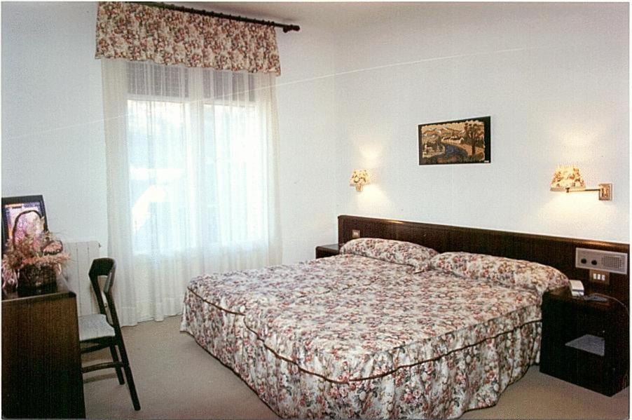 Hosteria Catalana Боссост Экстерьер фото