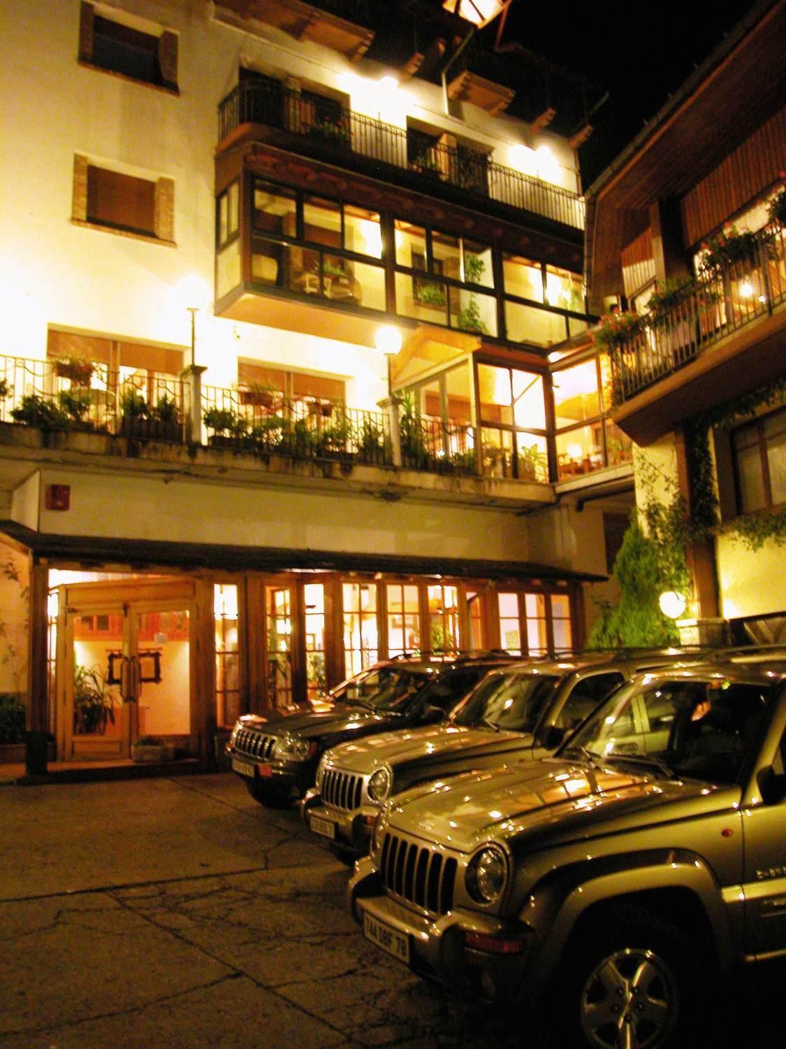 Hosteria Catalana Боссост Экстерьер фото