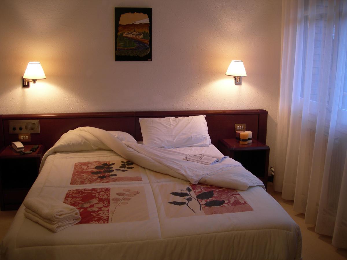 Hosteria Catalana Боссост Экстерьер фото